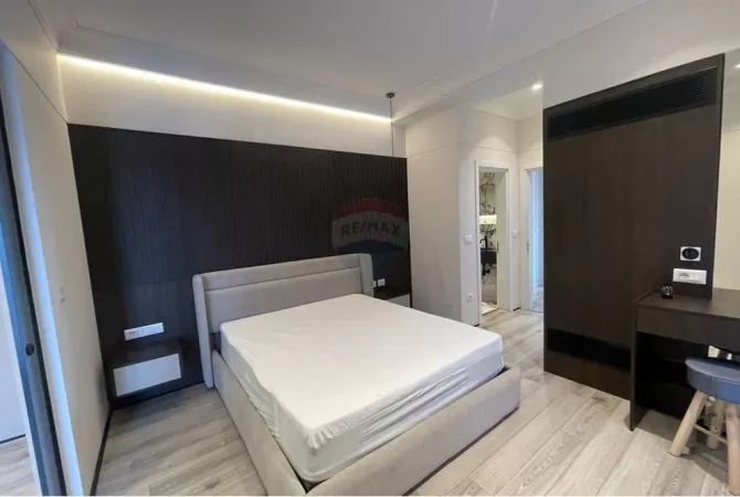 Shtepi me qera 2+1 ne Tirane - 1,500 Euro