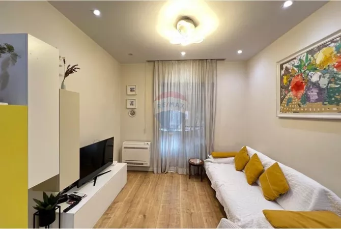 Shtepi me qera 2+1 ne Tirane - 700 Euro