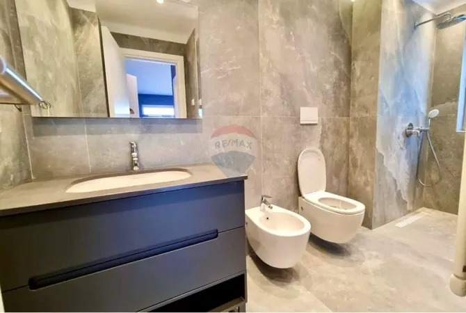 Shtepi ne shitje Vila Luksoze ne Tirane, 5+1, Mobilimi Pjeserisht e mobiluar, Pagesa 1,500,000  Euro.