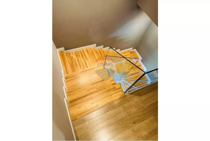 Shtepi ne shitje Vila Luksoze ne Durres, 5+1, Mobilimi E mobiluar, Pagesa 835,000  Euro.