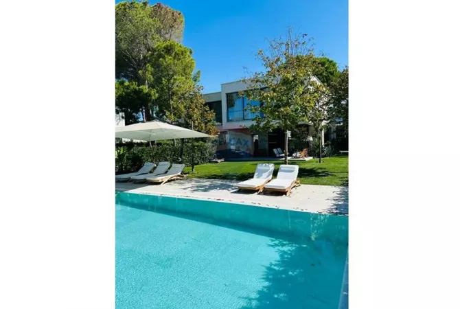 Shtepi ne shitje 5+1 ne Durres - 835,000 Euro