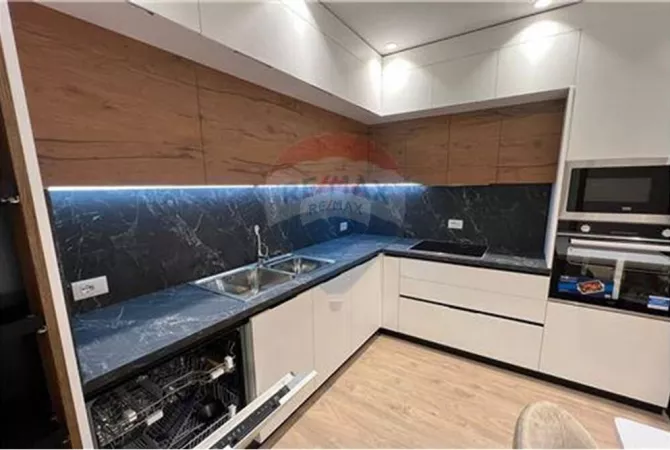 Shtepi me qera Apartament ne Tirane, 2+1, Mobilimi E mobiluar, Pagesa 1,100  Euro.