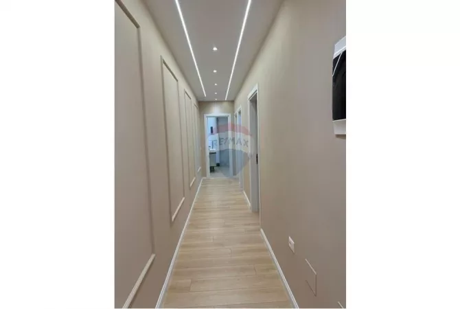 Shtepi ne shitje Apartament ne Tirane, 2+1, Mobilimi E mobiluar, Pagesa 250,000  Euro.