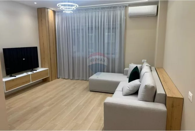 Shtepi ne shitje Apartament ne Tirane, 2+1, Mobilimi E mobiluar, Pagesa 250,000  Euro.
