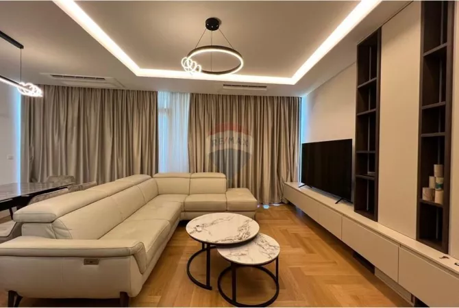 Shtepi me qera 2+1 ne Tirane - 2,000 Euro