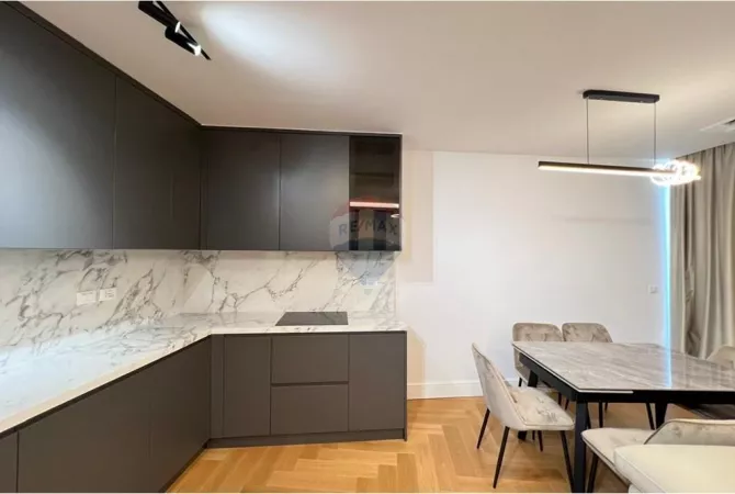 Shtepi me qera 2+1 ne Tirane - 2,000 Euro