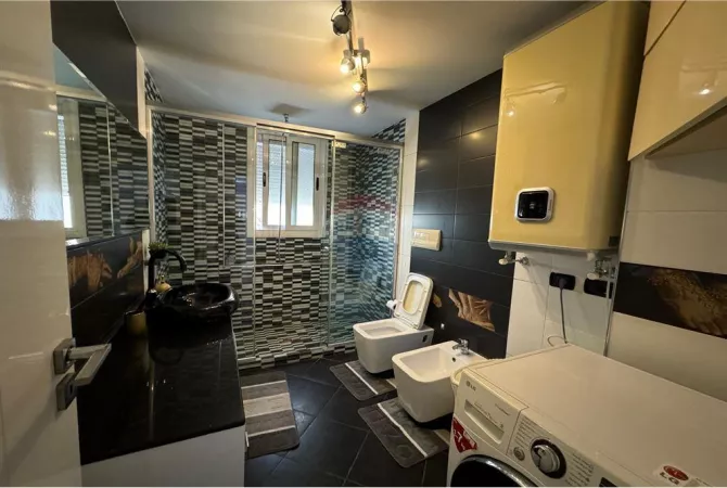 Shtepi me qera Apartament ne Tirane, 2+1, Mobilimi E mobiluar, Pagesa 950  Euro.