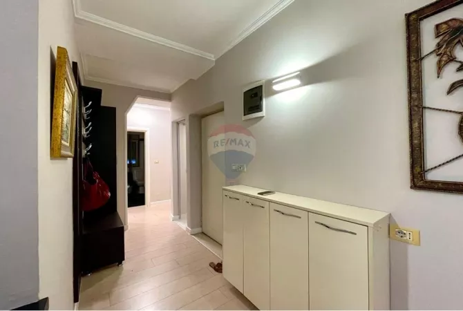 Shtepi me qera Apartament ne Tirane, 2+1, Mobilimi E mobiluar, Pagesa 700  Euro.