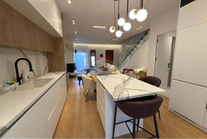 Shtepi me qera 3+1 ne Tirane - 2,500 Euro