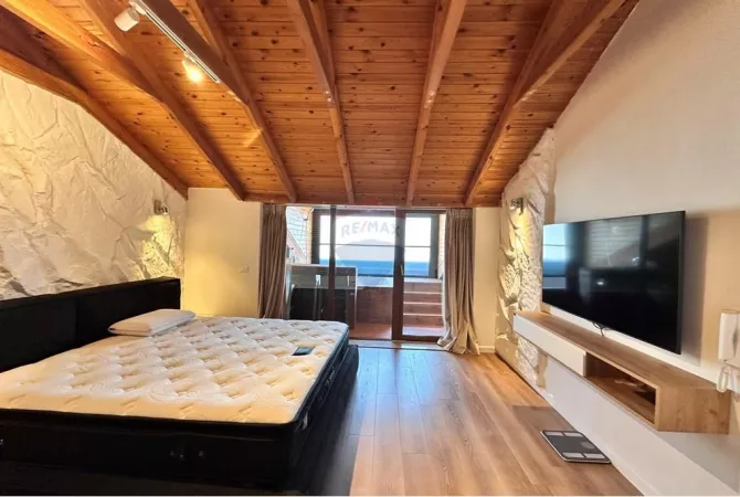 Shtepi me qera Apartament ne Tirane, 3+1, Mobilimi E mobiluar, Pagesa 2,500  Euro.