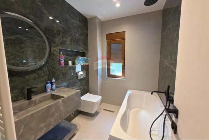 Shtepi me qera Apartament ne Tirane, 3+1, Mobilimi E mobiluar, Pagesa 2,500  Euro.