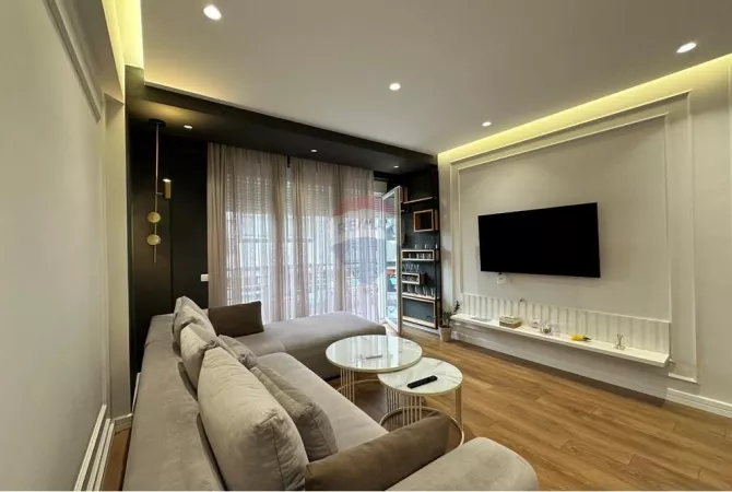 Shtepi me qera 2+1 ne Tirane - 1,300 Euro