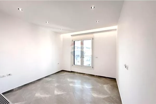 Ambient biznesi me qera 3+1 ne Tirane - 1,500 Euro