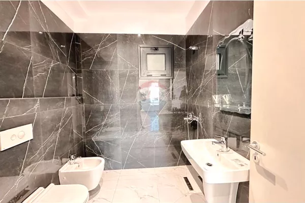 Zyre me qera tek Rruga e Kosovareve