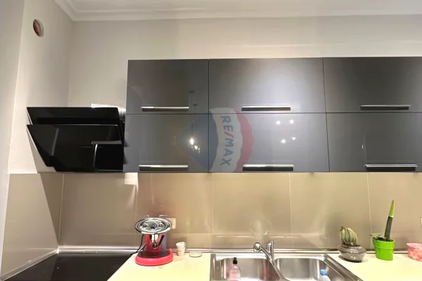 Shtepi me qera 2+1 ne Tirane - 800 Euro