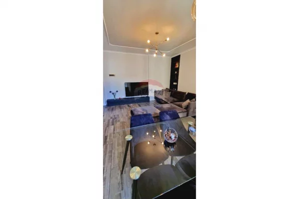 Shtepi me qera Apartament ne Tirane, 2+1, Mobilimi E mobiluar, Pagesa 800  Euro.