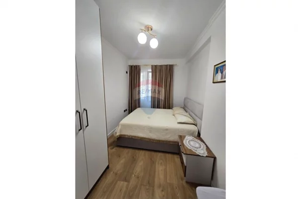 Shtepi ne shitje Apartament ne Tirane, 3+1, Mobilimi E mobiluar, Pagesa 180,000  Euro.