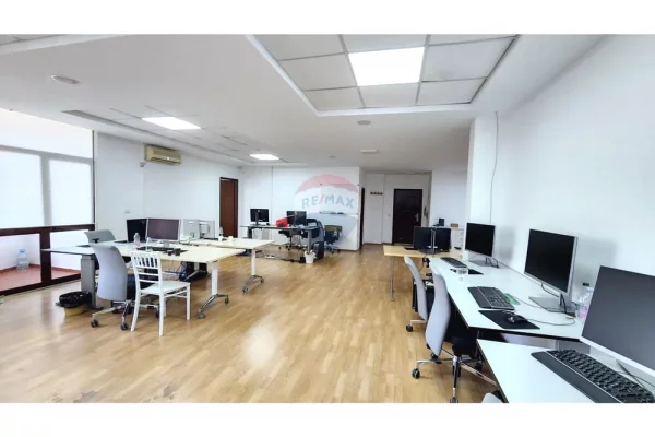 Business Property for Rent 3+1 in Tirana - 2,350 Euro