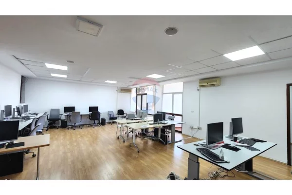 Business Property for Rent 3+1 in Tirana - 2,350 Euro