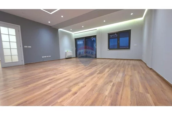 Business Property for Rent 3+1 in Tirana - 1,600 Euro