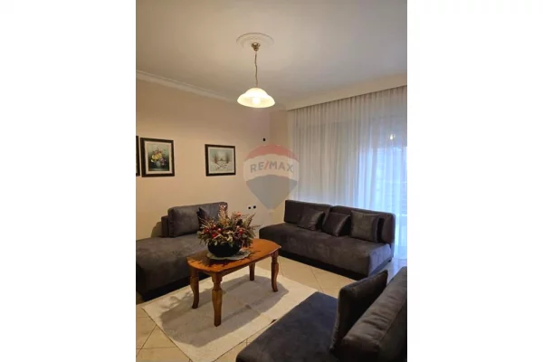 Shtepi me qera 2+1 ne Tirane - 800 Euro