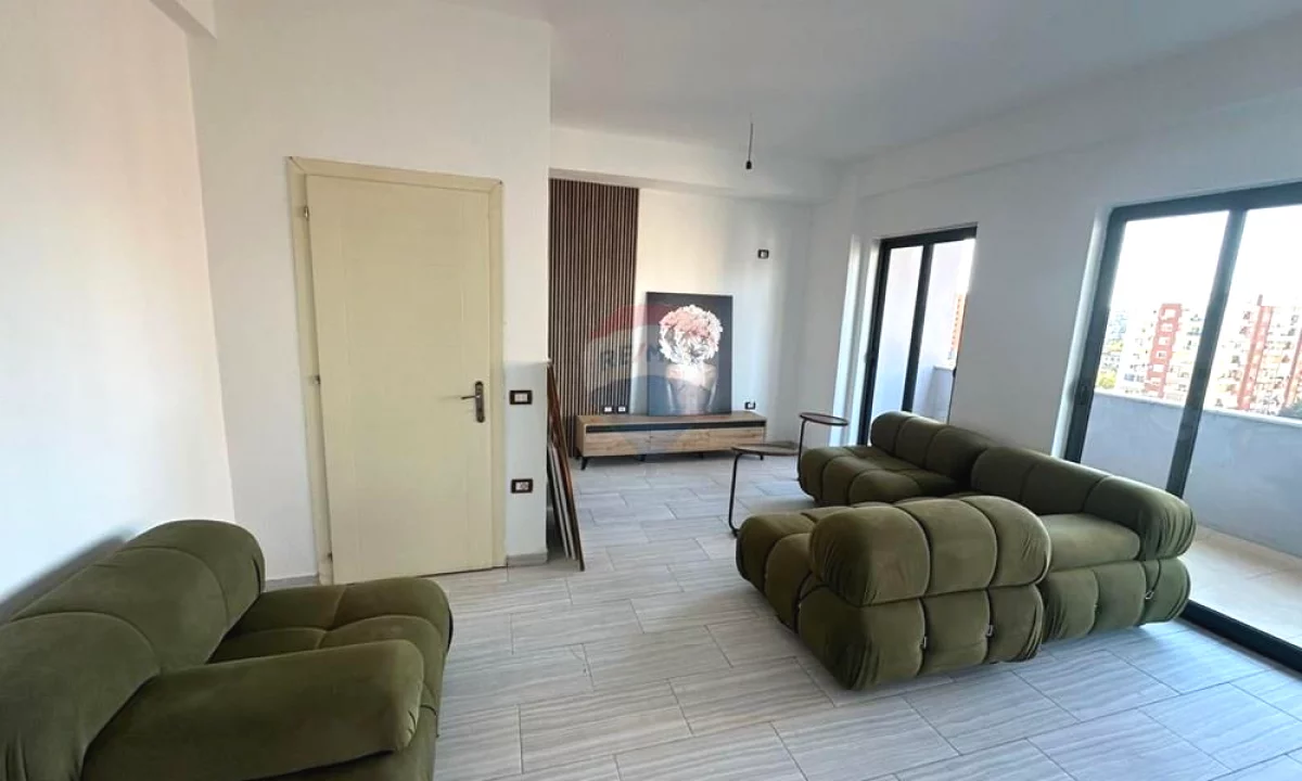 Shtepi me qera Apartament ne Tirane, 2+1, Mobilimi E mobiluar, Pagesa 550  Euro.