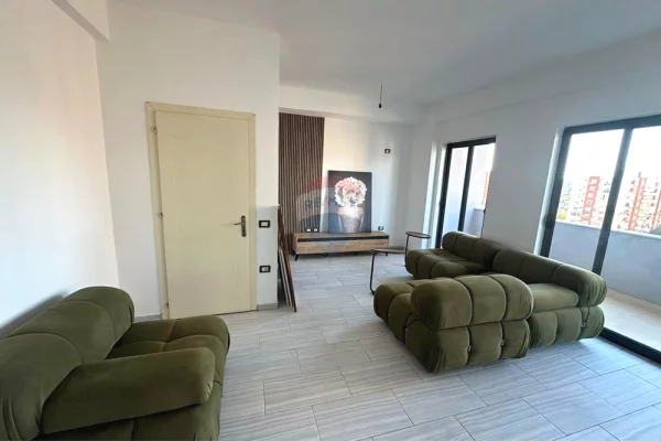 Shtepi me qera 2+1 ne Tirane - 550 Euro