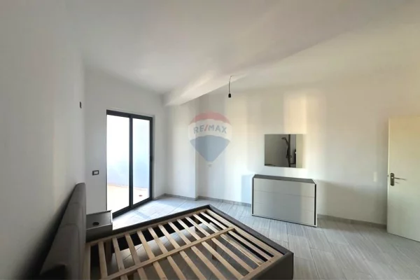Shtepi me qera Apartament ne Tirane, 2+1, Mobilimi E mobiluar, Pagesa 550  Euro.