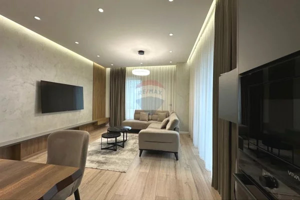 Shtepi me qera 2+1 ne Tirane - 2,100 Euro