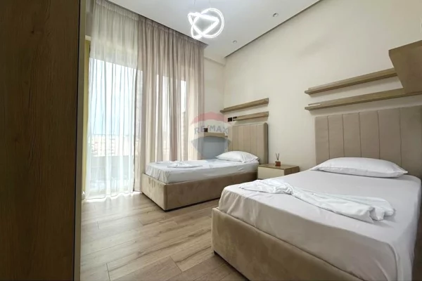 Shtepi me qera Apartament ne Tirane, 2+1, Mobilimi E mobiluar, Pagesa 2,100  Euro.