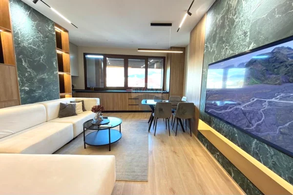 Shtepi me qera 2+1 ne Tirane - 1,500 Euro