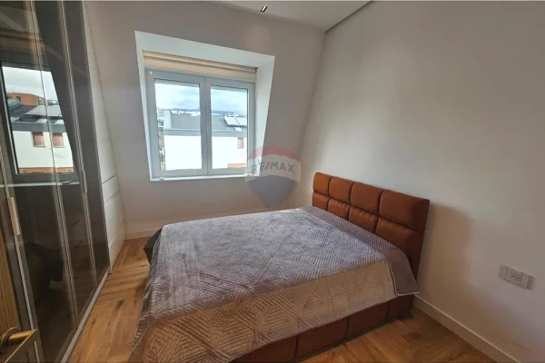 Shtepi me qera Apartament ne Tirane, 2+1, Mobilimi E mobiluar, Pagesa 2,200  Euro.