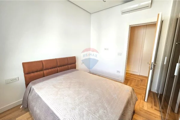 Shtepi me qera Apartament ne Tirane, 2+1, Mobilimi E mobiluar, Pagesa 2,200  Euro.