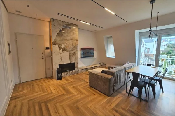 Shtepi me qera Apartament ne Tirane, 2+1, Mobilimi E mobiluar, Pagesa 2,200  Euro.