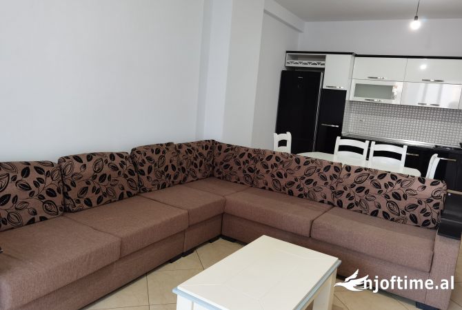 Shtepi me qera 2+1 ne Tirane - 42,000 Leke