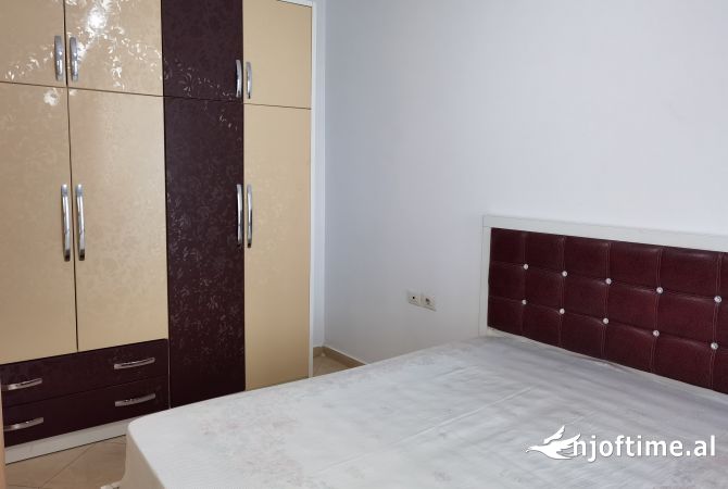 Shtepi me qera 2+1 ne Tirane - 42,000 Leke