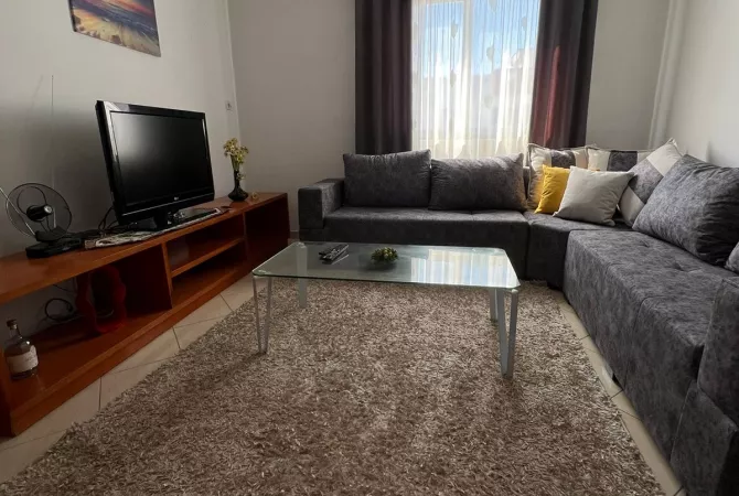 Shtepi me qera 2+1 ne Tirane - 45,000 Leke