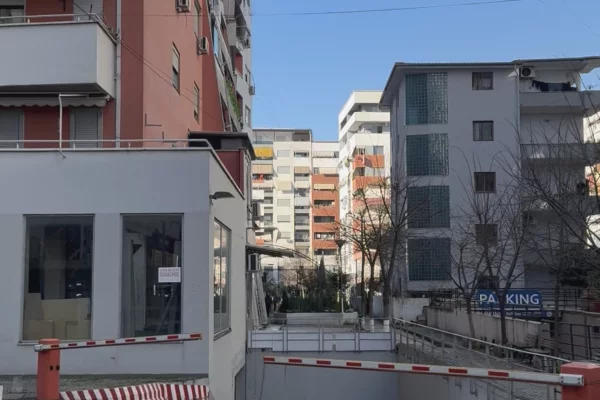 Business Property for Rent 1+1 in Tirana - 1,000 Euro