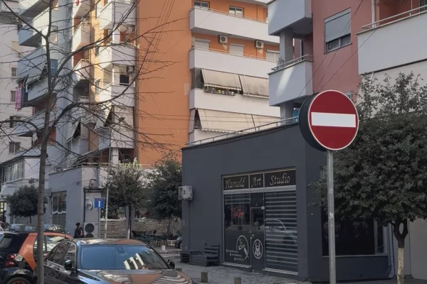 Business Property for Rent 1+1 in Tirana - 1,000 Euro