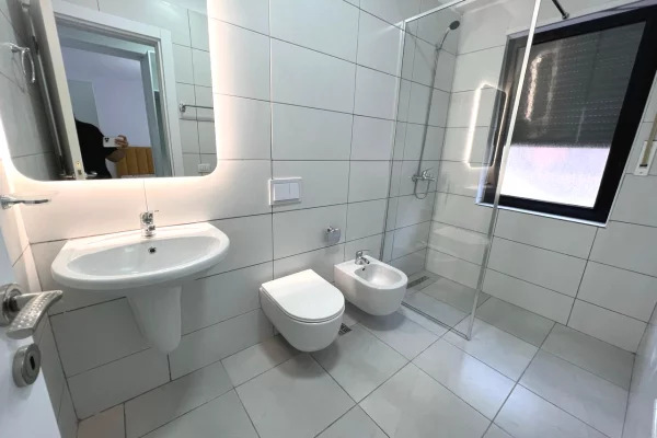 Shtepi me qera Apartament ne Tirane, 1+1, Mobilimi E mobiluar, Pagesa 600  Euro.