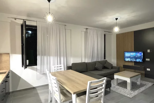 Shtepi me qera Apartament ne Tirane, 1+1, Mobilimi E mobiluar, Pagesa 600  Euro.