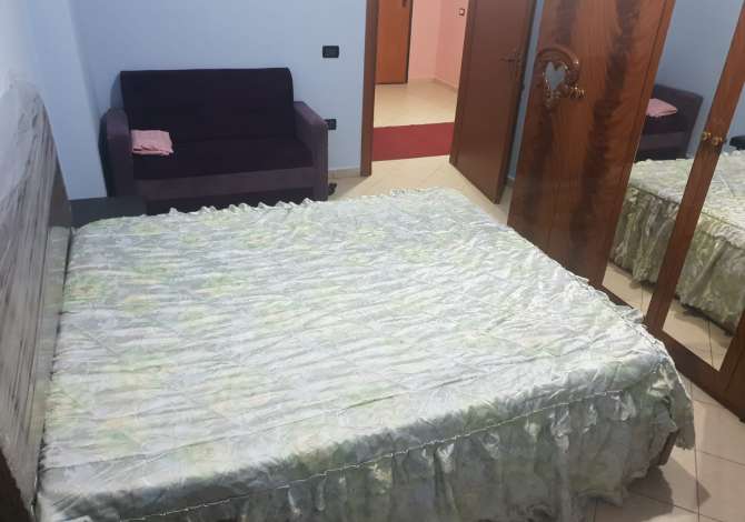 Shtepi me qera Apartament ne Tirane, 2+1, Mobilimi E mobiluar, Pagesa 400  Euro.