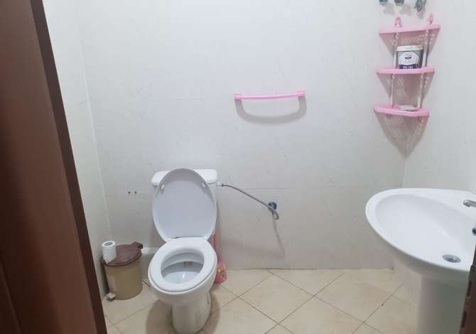 Shtepi me qera Apartament ne Tirane, 2+1, Mobilimi E mobiluar, Pagesa 400  Euro.