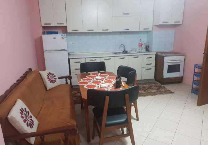 Shtepi me qera Apartament ne Tirane, 2+1, Mobilimi E mobiluar, Pagesa 400  Euro.
