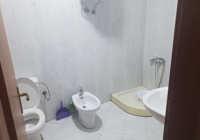 Shtepi me qera Apartament ne Tirane, 2+1, Mobilimi E mobiluar, Pagesa 400  Euro.