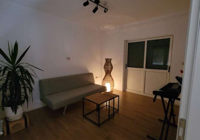 Shtepi me qera 2+1 ne Tirane - 700 Euro