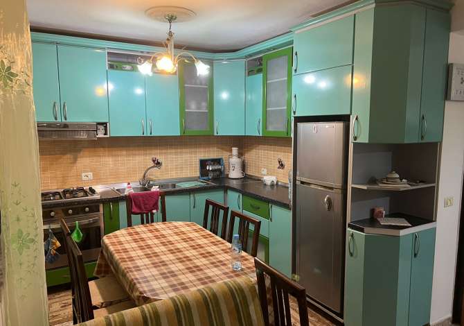 Shtepi me qera Apartament ne Tirane, 2+1, Mobilimi E mobiluar, Pagesa 400  Euro.