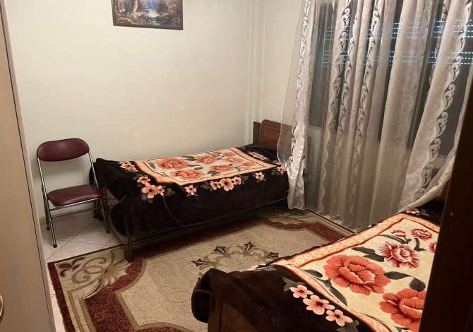 Shtepi me qera Apartament ne Tirane, 2+1, Mobilimi E mobiluar, Pagesa 400  Euro.
