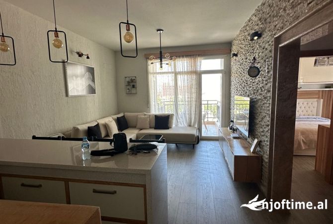 Shtepi me qera 2+1 ne Tirane - 700 Euro