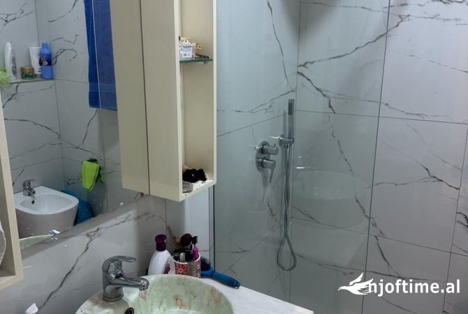 Shtepi me qera Apartament ne Tirane, 1+1, Mobilimi E mobiluar, Pagesa 500  Euro.